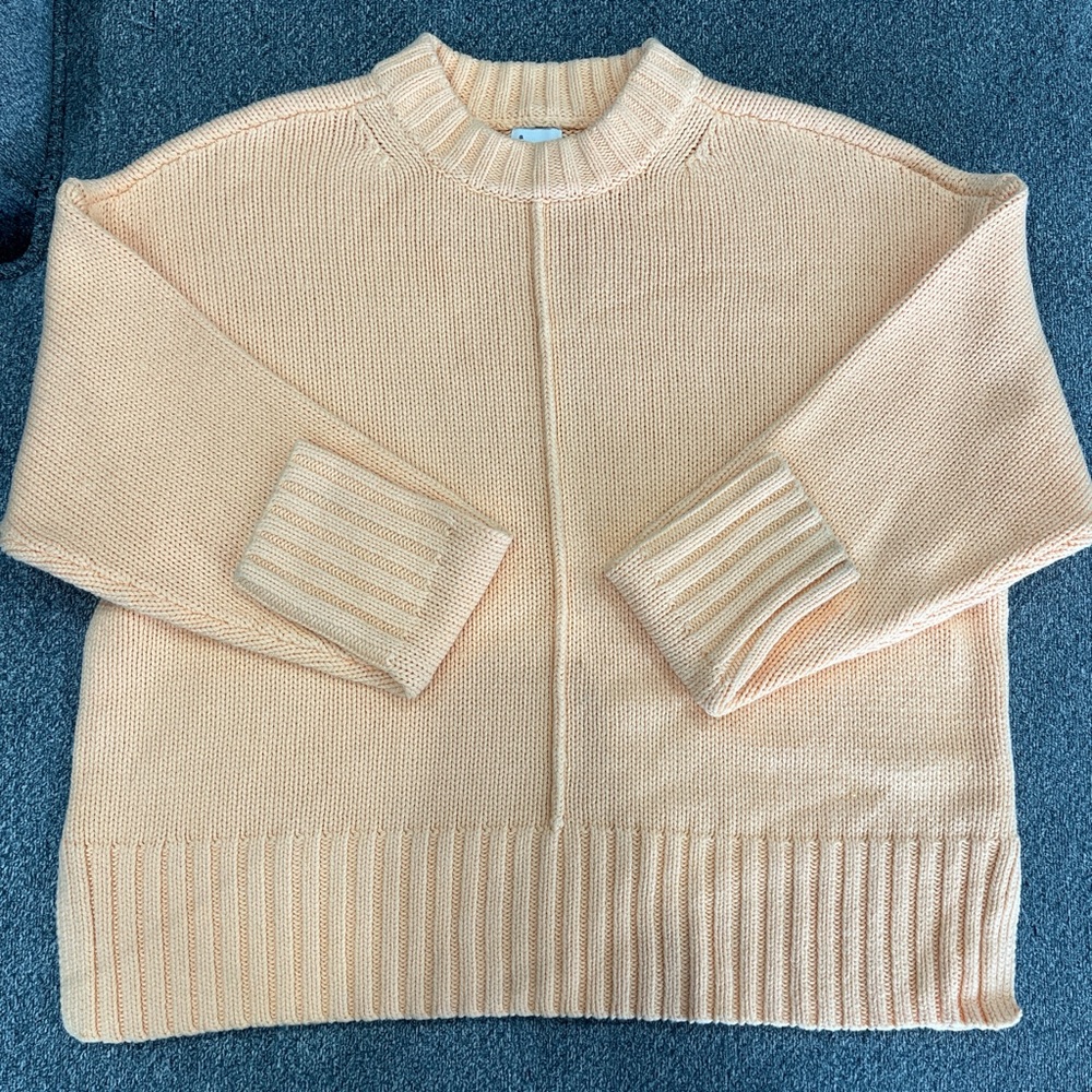 A New Day peach crewneck pullover knit sweater